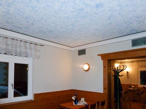 Wand und Decke